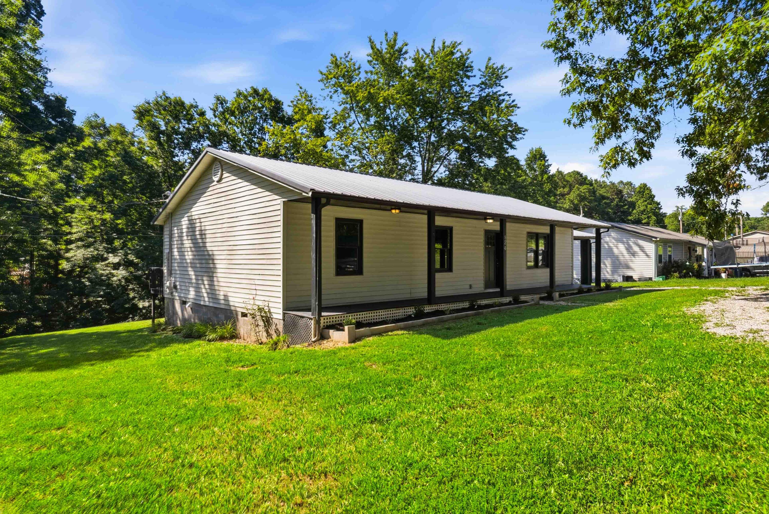 824 Paris Karr Road Keavy, KY 40737 - Photo 3 of 54 002