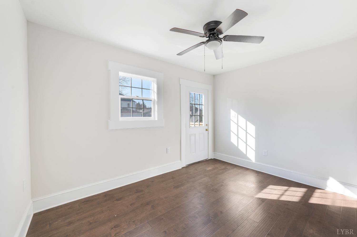 2927 Langhorne Road Lynchburg, VA 24501 - Photo 19 of 48 a view of an empty room with a window
