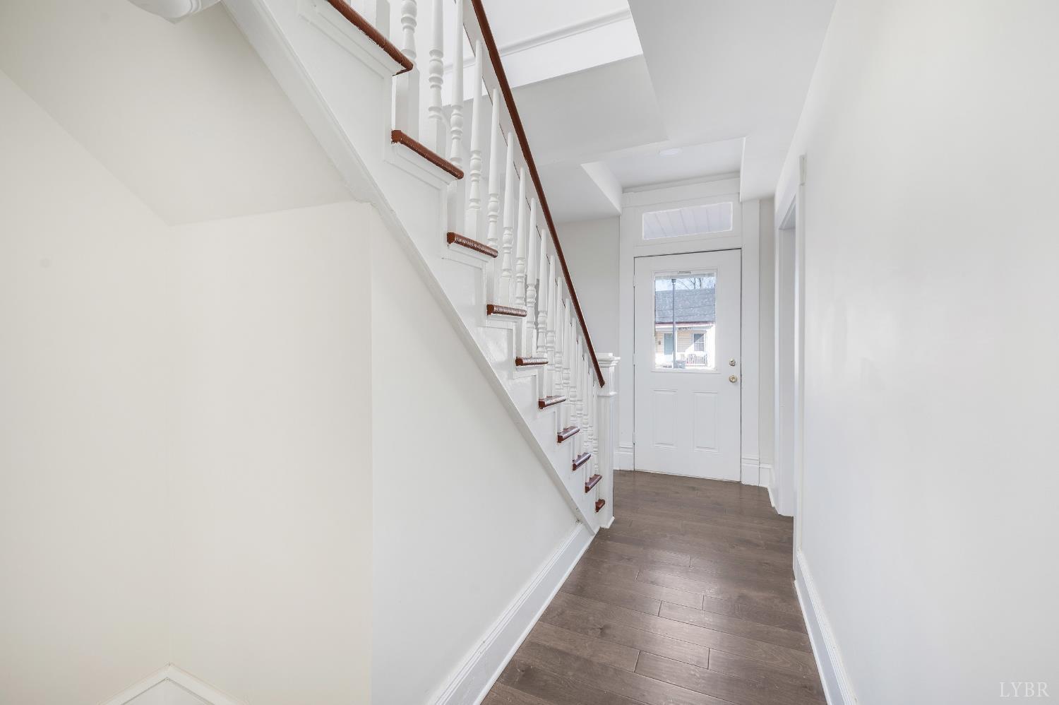 2927 Langhorne Road Lynchburg, VA 24501 - Photo 3 of 48 a view of entryway