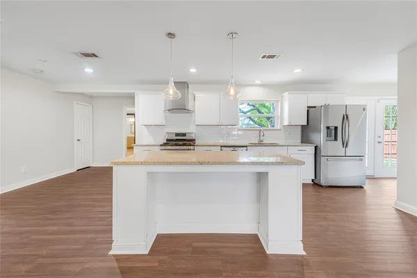 $3,250 | 3042 Amber Lane, Farmers Branch, TX 75234