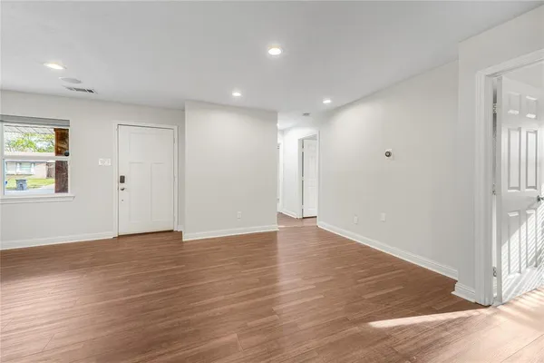 $3,250 | 3042 Amber Lane, Farmers Branch, TX 75234