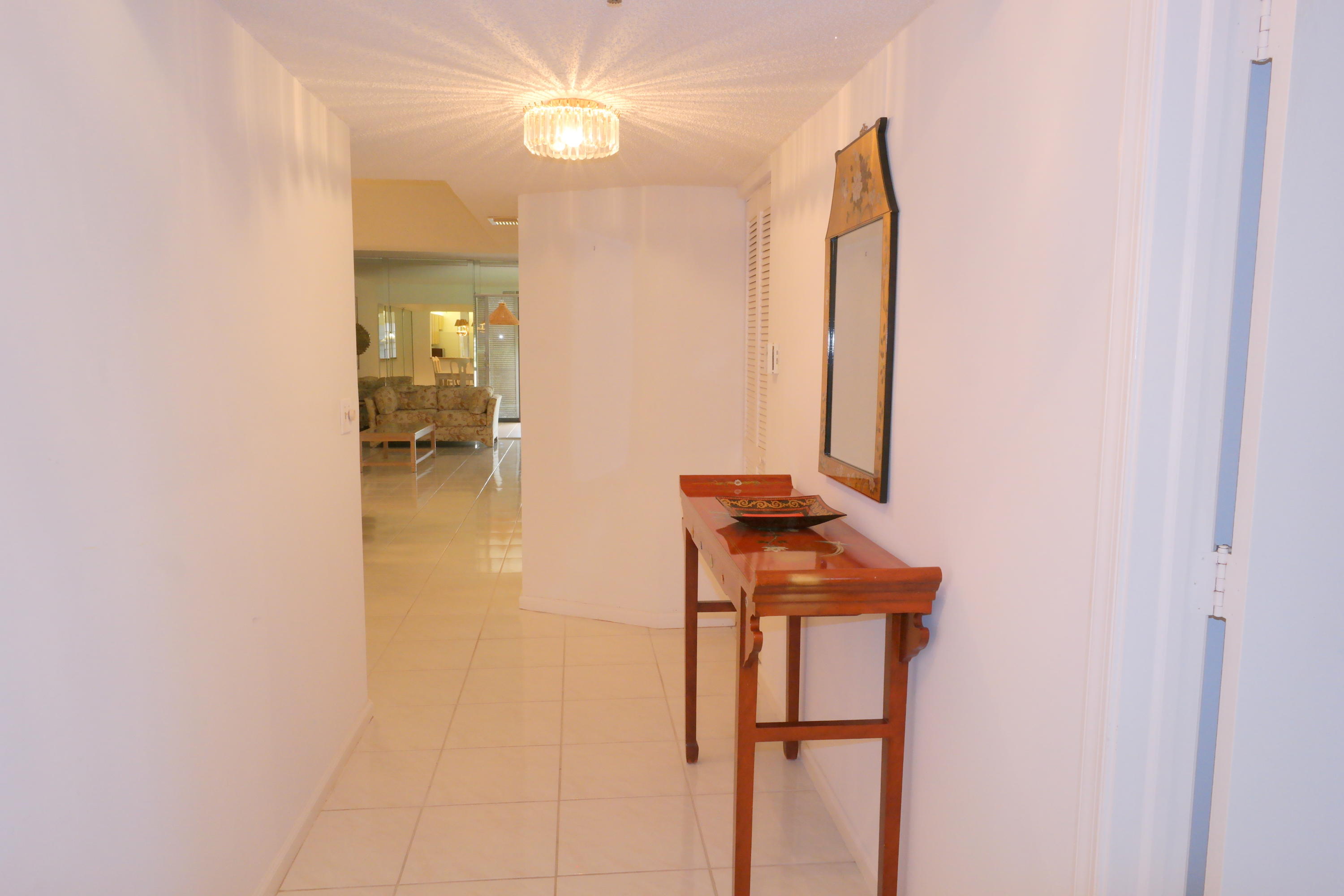 9170 Southwest 14th Street, Unit 4109 Boca Raton, FL 33428 - Photo 13 of 19 FOYER