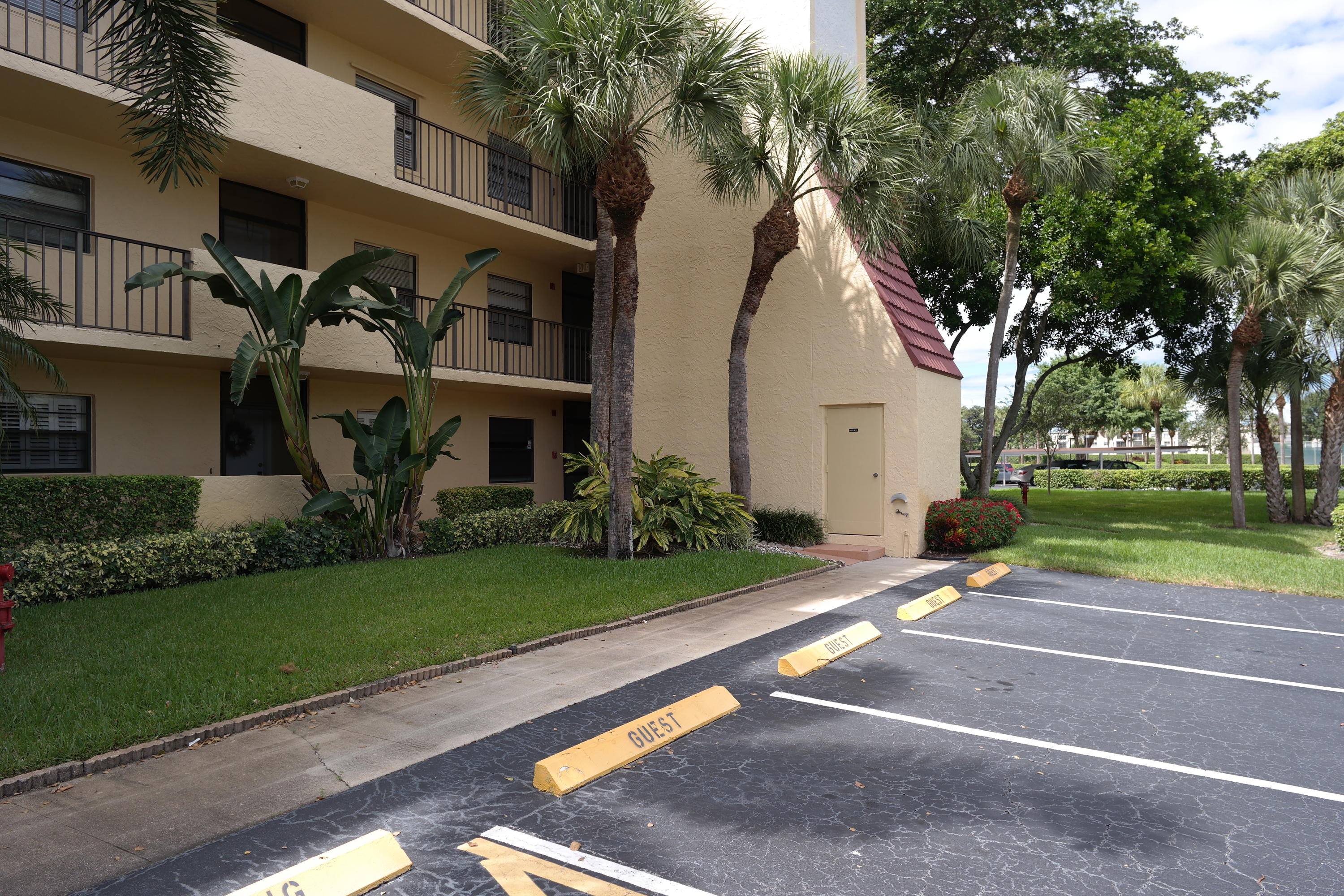 9170 Southwest 14th Street, Unit 4109 Boca Raton, FL 33428 - Photo 2 of 19 CONDO FRONT