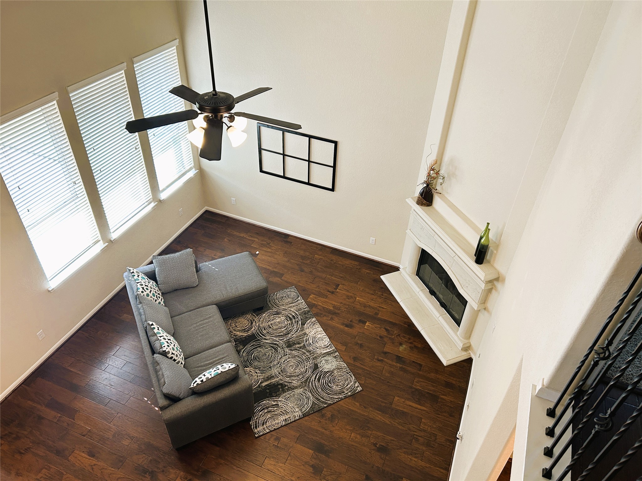 6819 Hunters Trace Lane Baytown, TX 77521 - Photo 8 of 32 a living room with furniture and a window