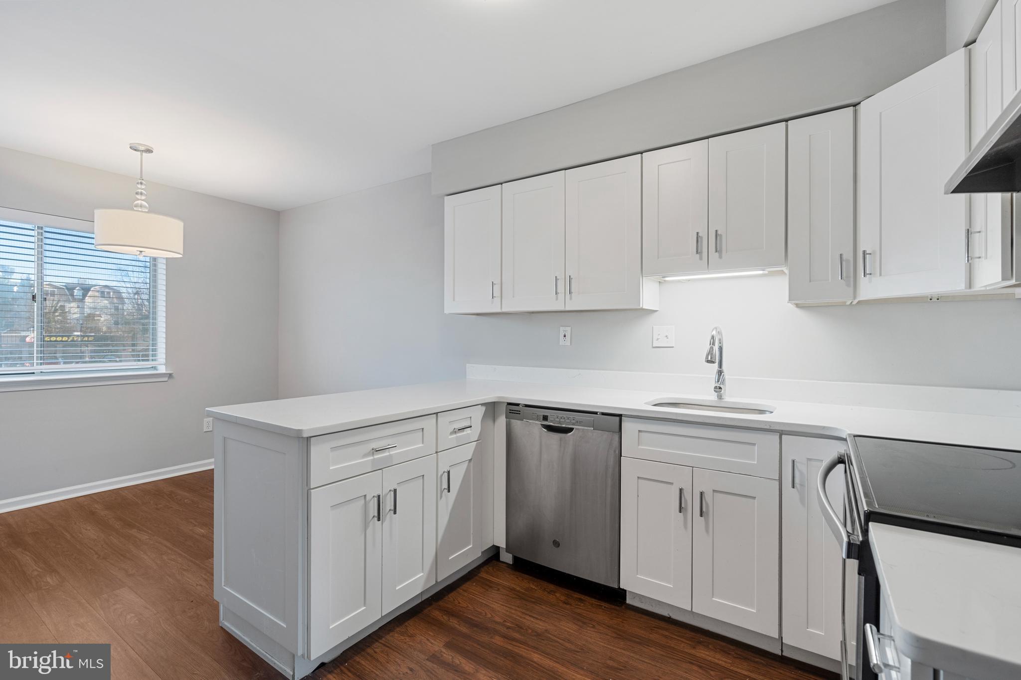 50 Woodside Road, Unit 4 Ardmore, PA 19003 - Photo 3 of 23 Eat In Kitchen