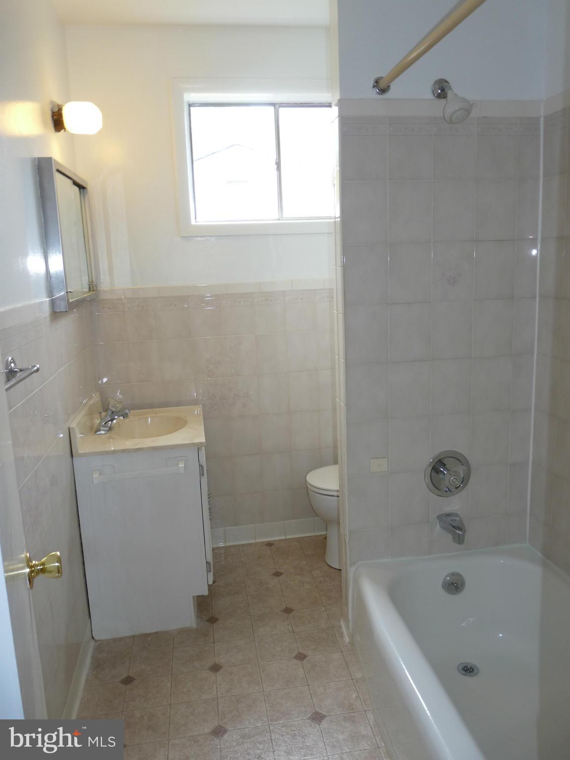 11011 Troy Road Rockville, MD 20852 - Photo 8 of 15 Bath