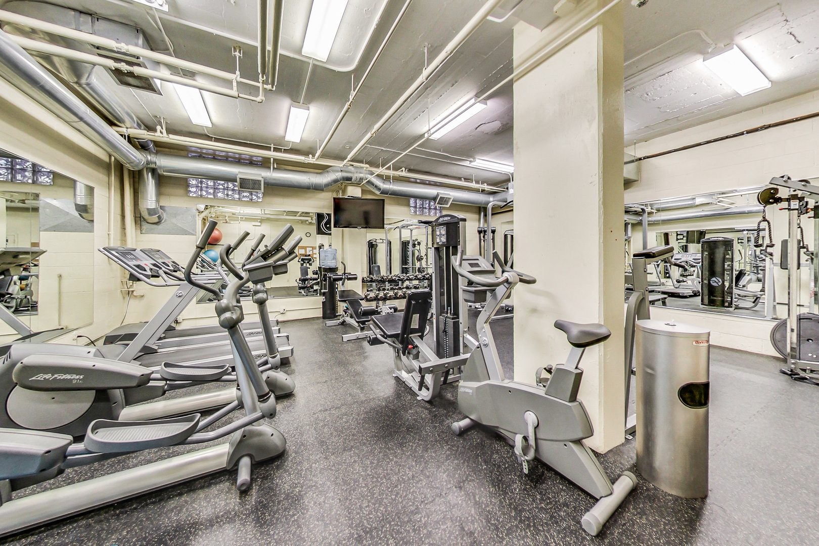 2300 North Commonwealth Avenue, Unit 7D Chicago, IL 60614 - Photo 14 of 23