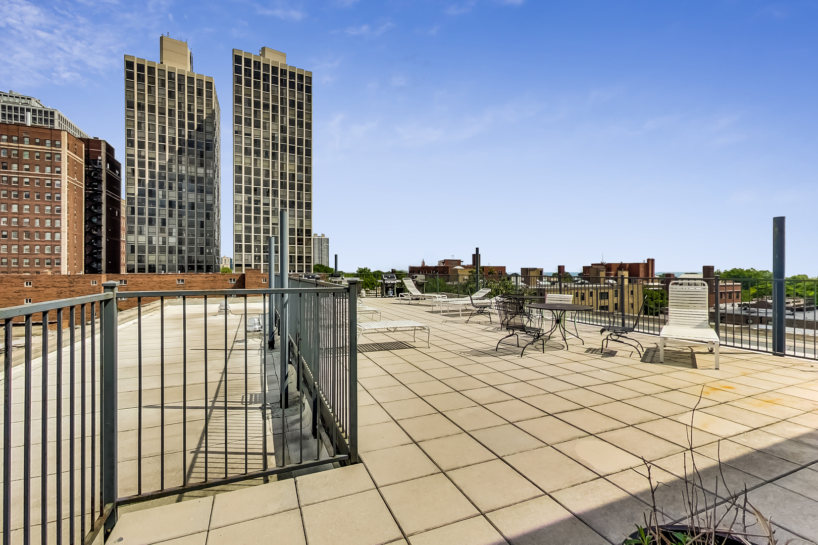 2300 North Commonwealth Avenue, Unit 7D Chicago, IL 60614 - Photo 17 of 23