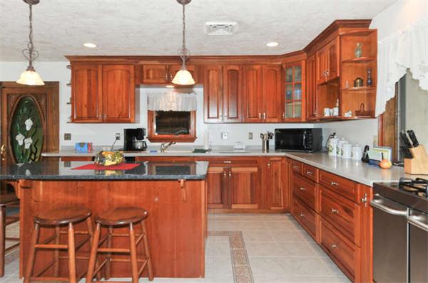 202 Putnam Hill Road Sutton, MA 01590 - Photo 12 of 28