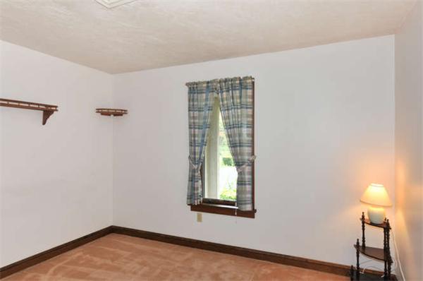 202 Putnam Hill Road Sutton, MA 01590 - Photo 16 of 28