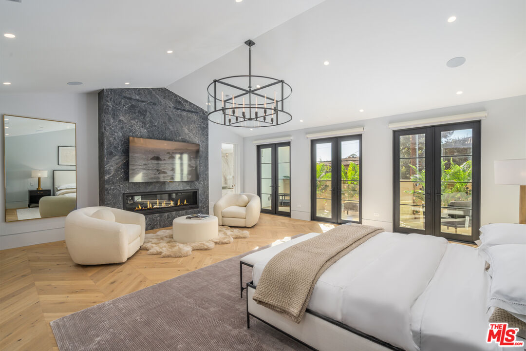 611 North Hillcrest Road Beverly Hills, CA 90210 - Photo 52 of 65