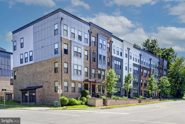 $745,000 | 4053 Legato Road, Unit 80, Fairfax, VA 22033