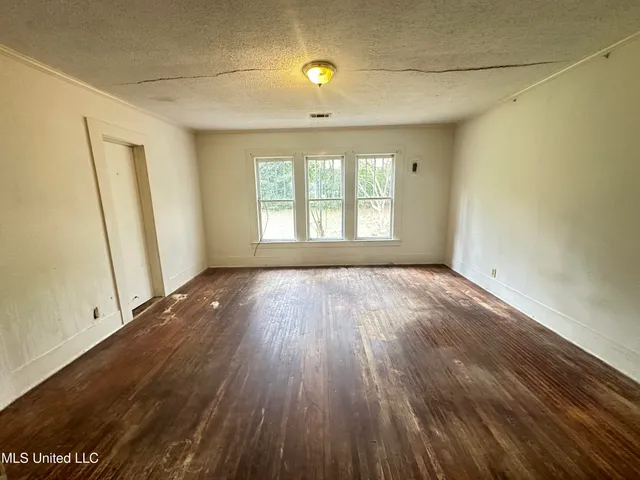 $79,500 | 429 Northeast 1st Avenue, Magee, MS 39111