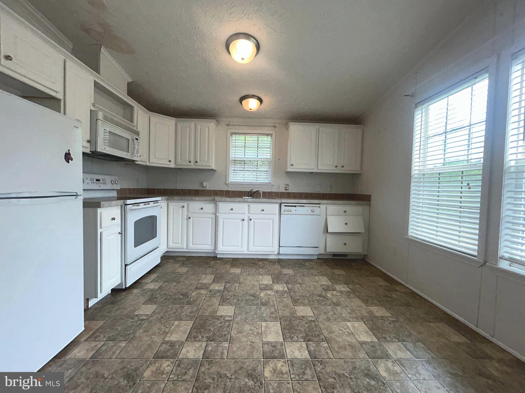 23221 Independence Road Unionville, VA 22567 - Photo 27 of 41 Kitchen