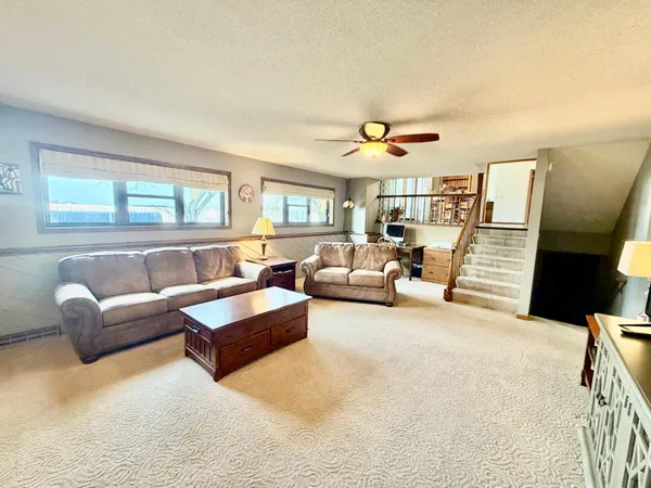 $445,000 | 1665 Oakwood Drive, Worthington, MN 56187