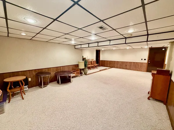 $445,000 | 1665 Oakwood Drive, Worthington, MN 56187