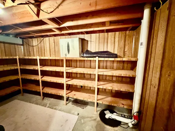 $445,000 | 1665 Oakwood Drive, Worthington, MN 56187