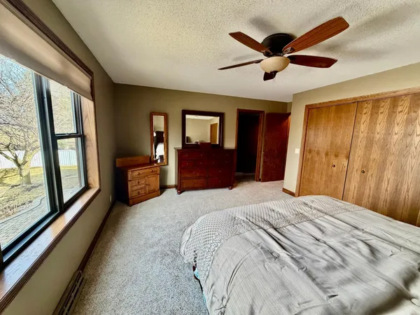 $445,000 | 1665 Oakwood Drive, Worthington, MN 56187