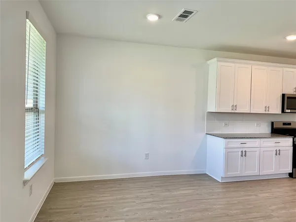 $2,300 | 16530 Pine Arrow Drive, Conroe, TX 77302
