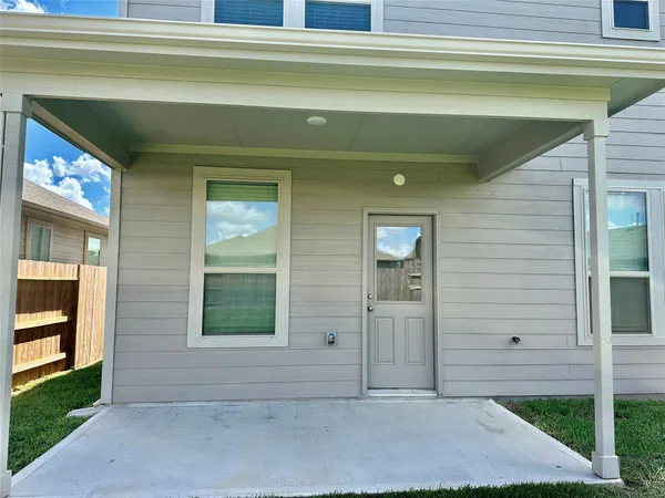 $2,300 | 16530 Pine Arrow Drive, Conroe, TX 77302