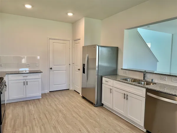 $2,300 | 16530 Pine Arrow Drive, Conroe, TX 77302