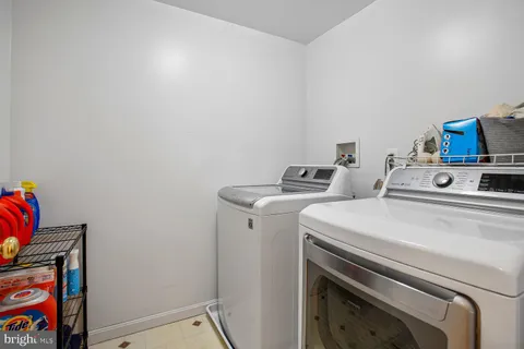 $1,250,000 | 11303 Hounds Way, North Bethesda, MD 20852