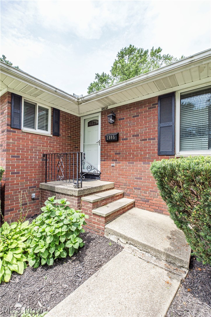 2095 Wyndham Road Akron, OH 44313 - Photo 2 of 40 View of entrance to property