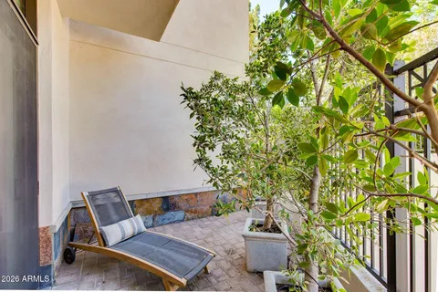 $895,000 | 8 Biltmore Estate, Unit 114, Phoenix, AZ 85016