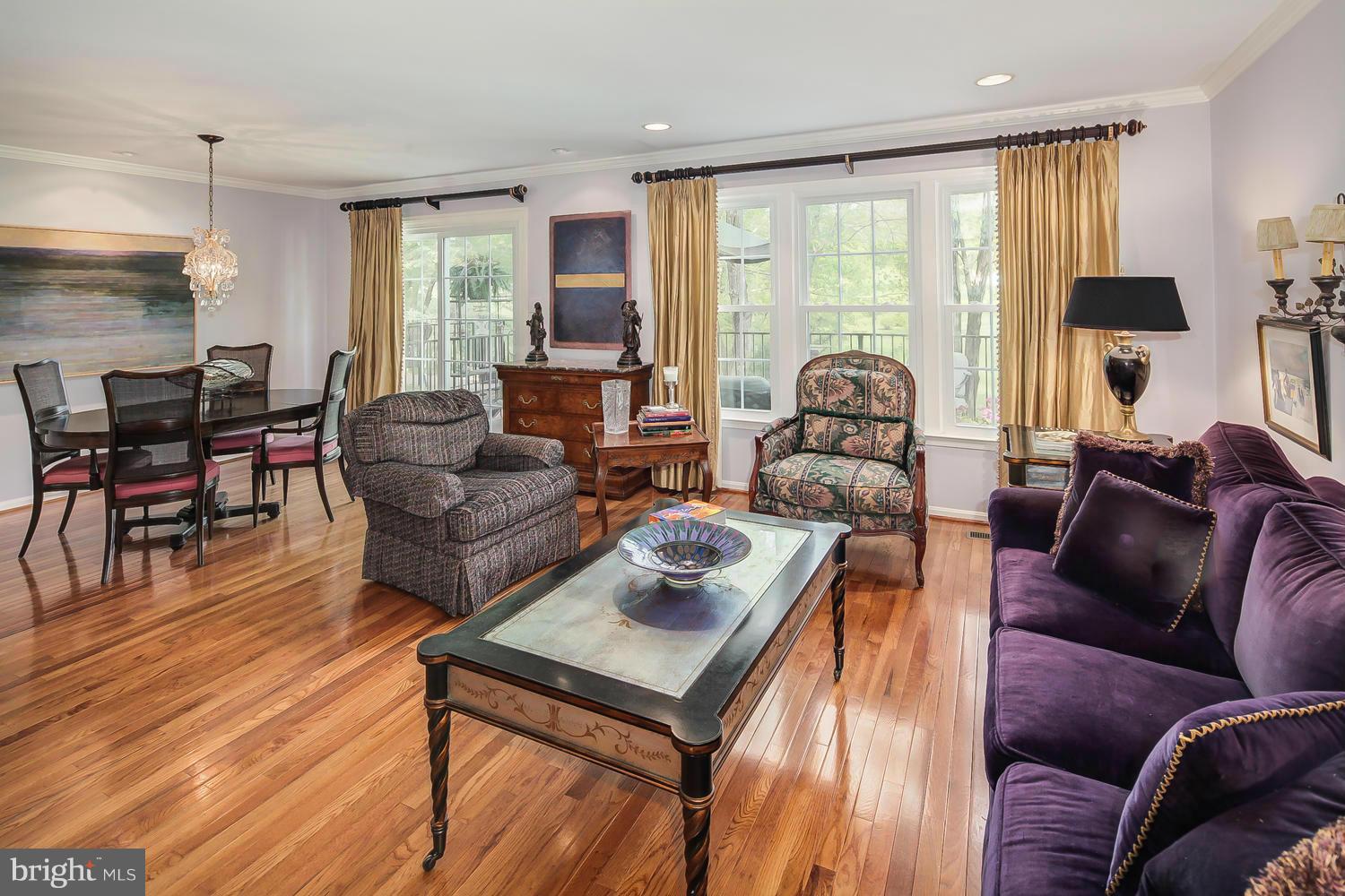 2152 Greenkeepers Court Reston, VA 20191 - Photo 5 of 29 Living Room