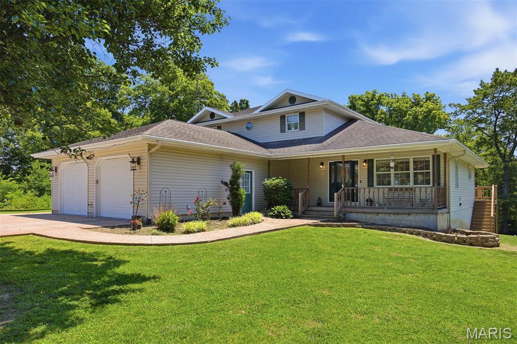 169 Highway 128 Cowden, IL 62422 - Photo 1 of 55