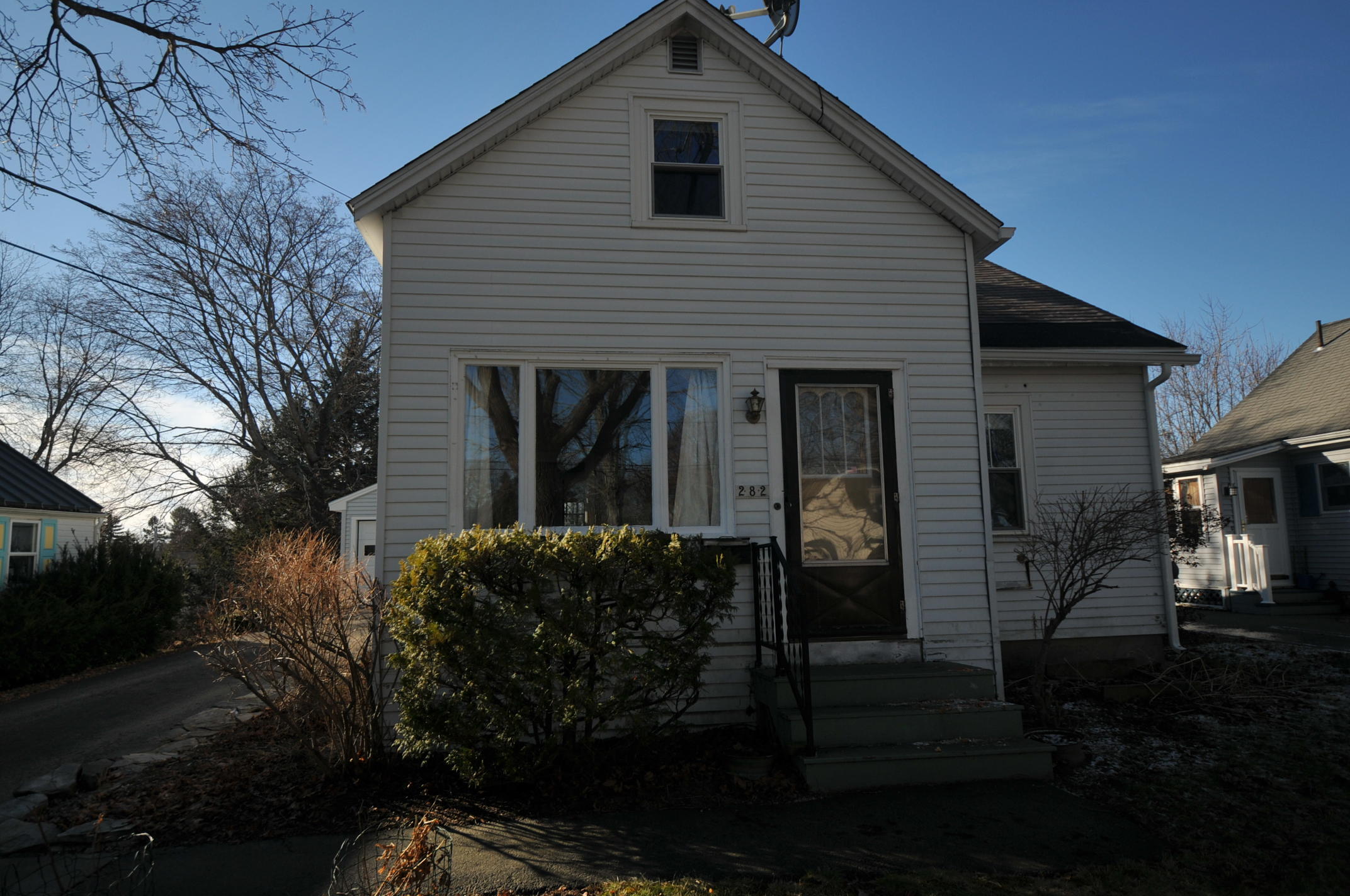 282 Maple Street Bangor, ME 04401 - Photo 2 of 74 DSC_1784