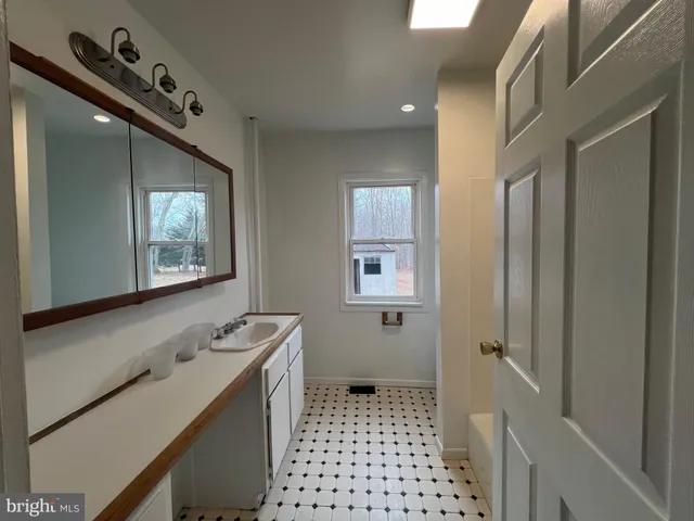 $1,400 | 6565 South Spotswood Trail, Gordonsville, VA 22942