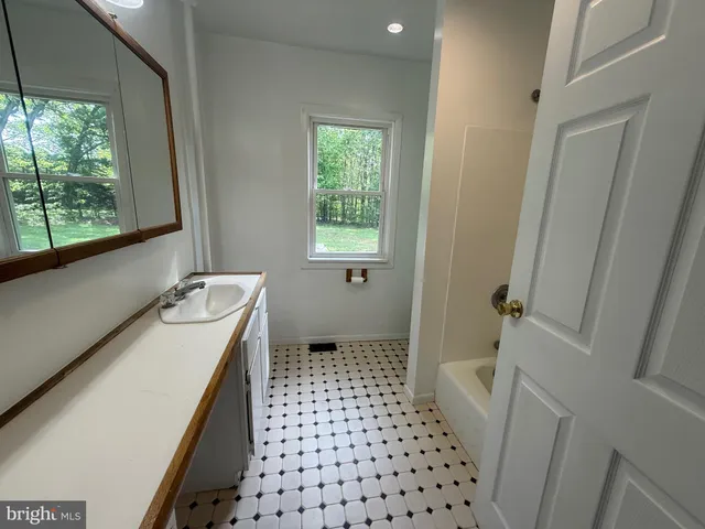 $1,400 | 6565 South Spotswood Trail, Gordonsville, VA 22942