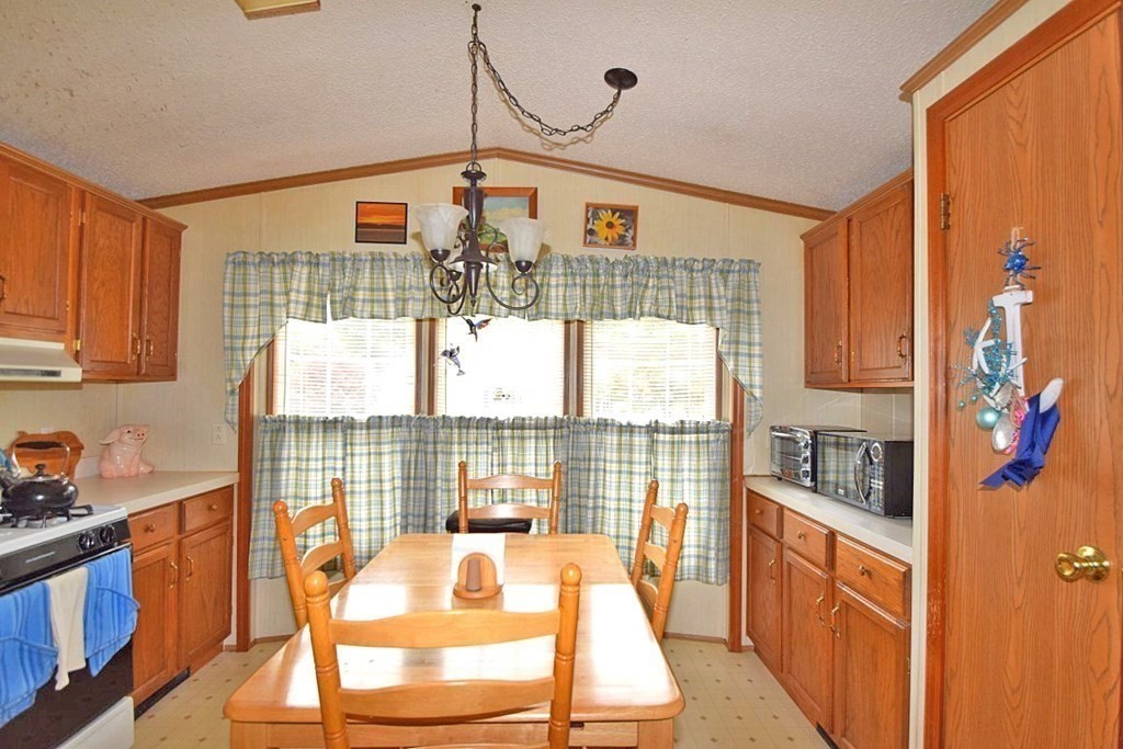 23 Chesapeake Road Holbrook, MA 02343 - Photo 4 of 18 Gallery Image 4