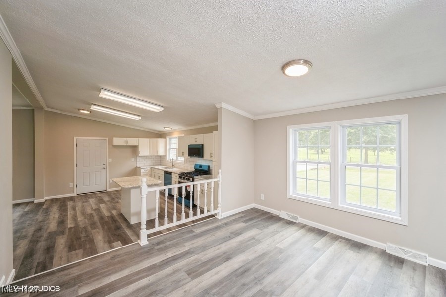 22480 North Benton Road West North Benton, OH 44449 - Photo 3 of 15 Gallery Image 3