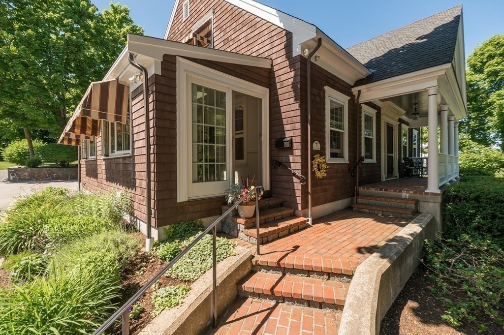 19 Beach Road Gloucester, MA 01930 - Photo 11 of 42