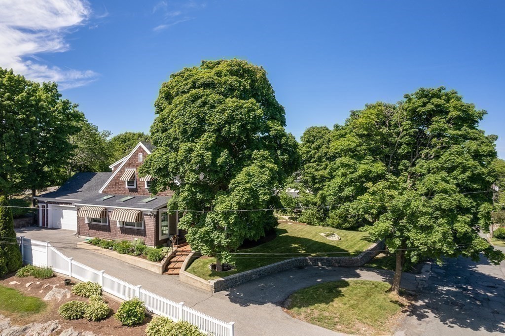 19 Beach Road Gloucester, MA 01930 - Photo 10 of 42