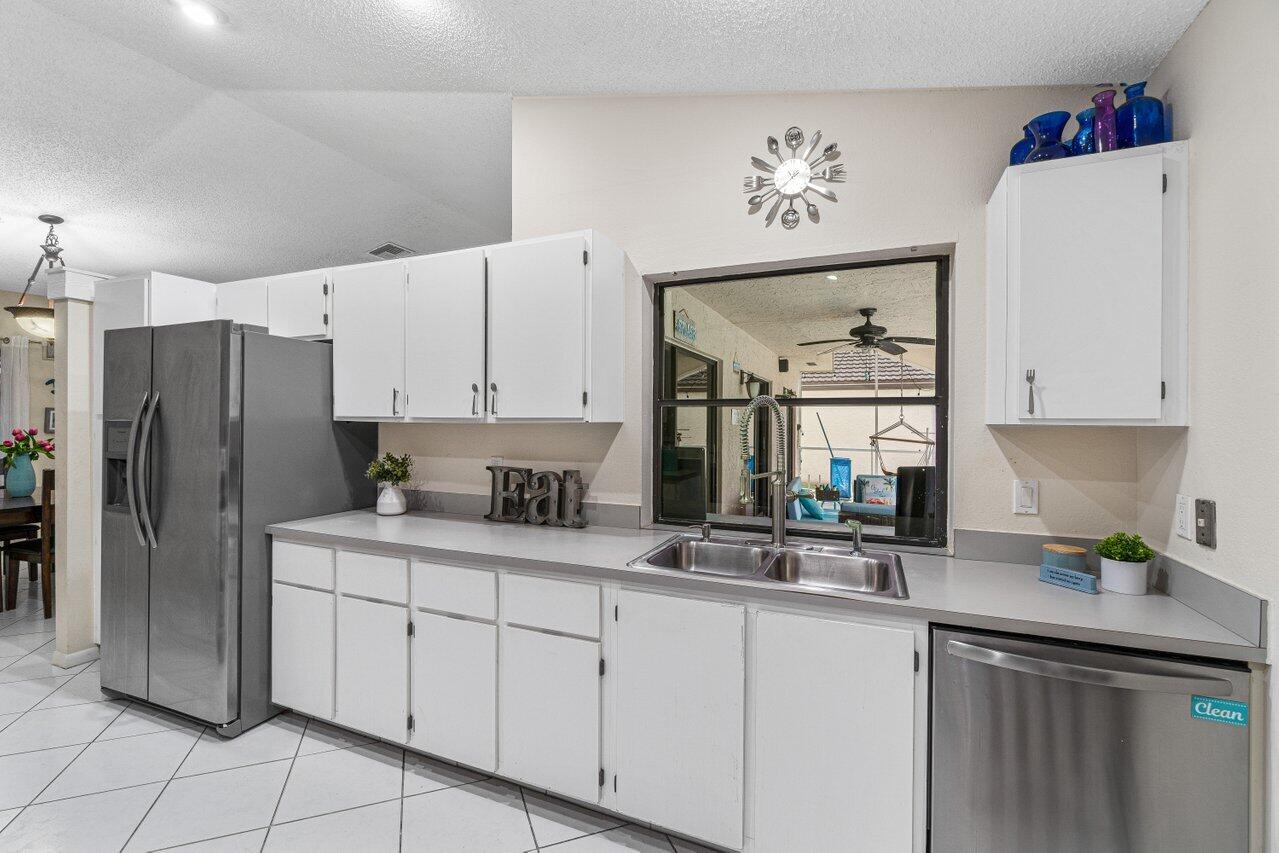 21255 Summertrace Circle Boca Raton, FL 33428 - Photo 6 of 24 019-21255SummertraceCircle-BocaRaton-FL-