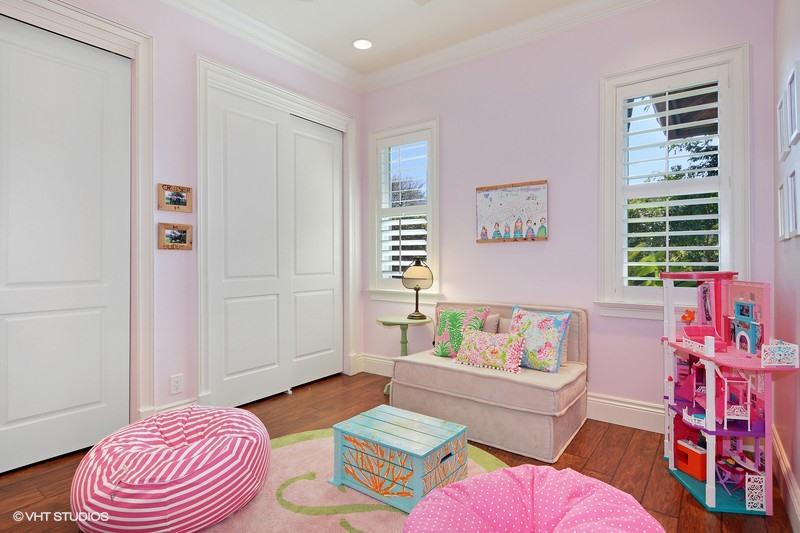 645 Inlet Road North Palm Beach, FL 33408 - Photo 15 of 35 a living room with furniture and a rug