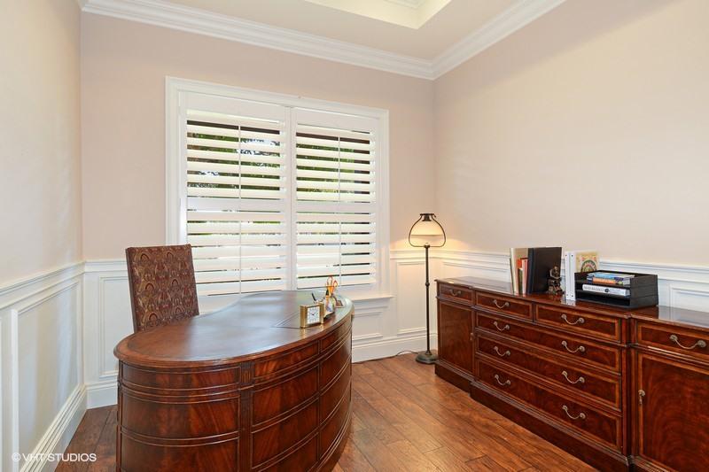 645 Inlet Road North Palm Beach, FL 33408 - Photo 16 of 35 a room with chair and tables