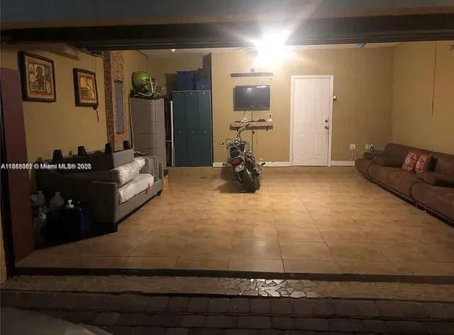 $3,000 | 4143 Northeast 9th Street, Homestead, FL 33033