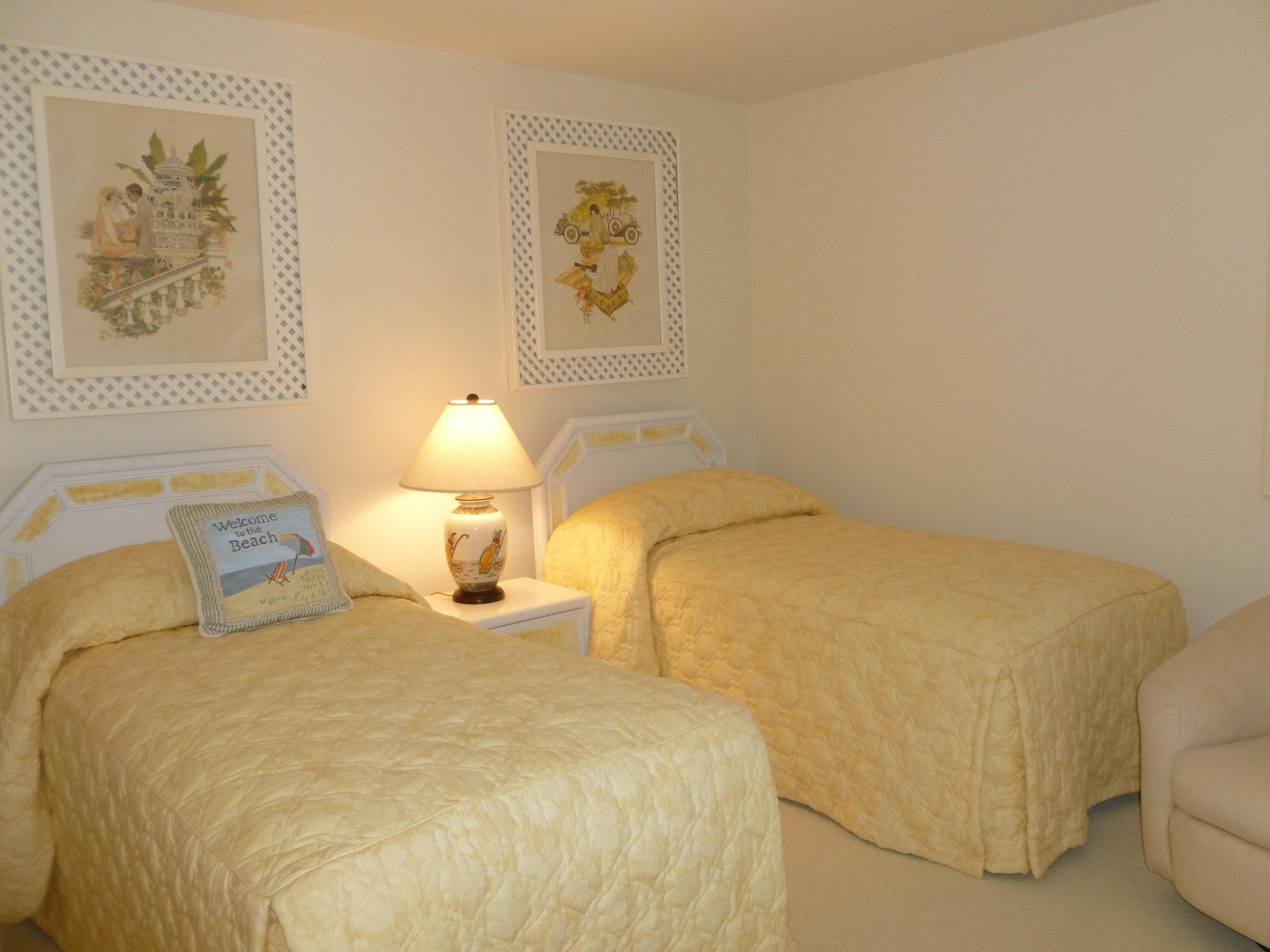 400 South Beach Road, Unit 1102 Jupiter, FL 33469 - Photo 18 of 37 GUEST BEDROOM