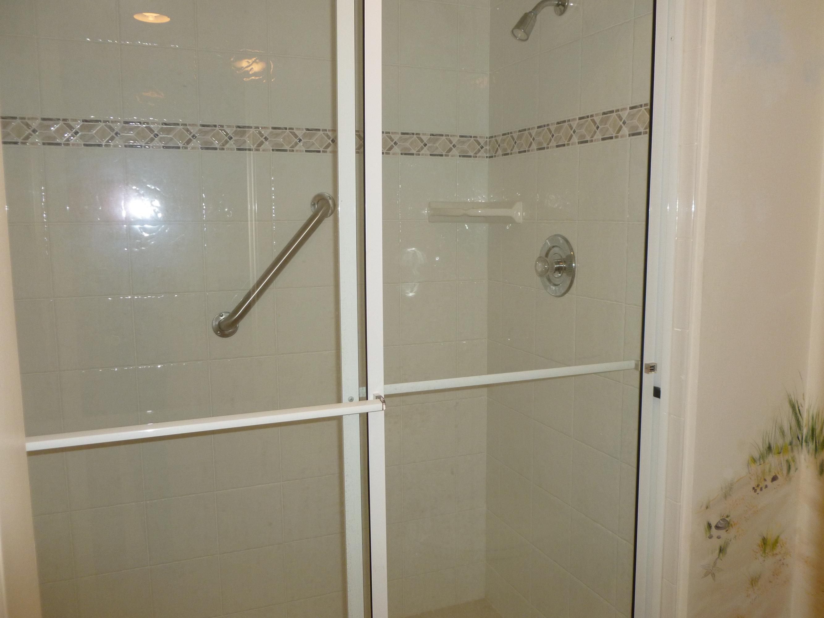 400 South Beach Road, Unit 1102 Jupiter, FL 33469 - Photo 20 of 37 GUEST SHOWER