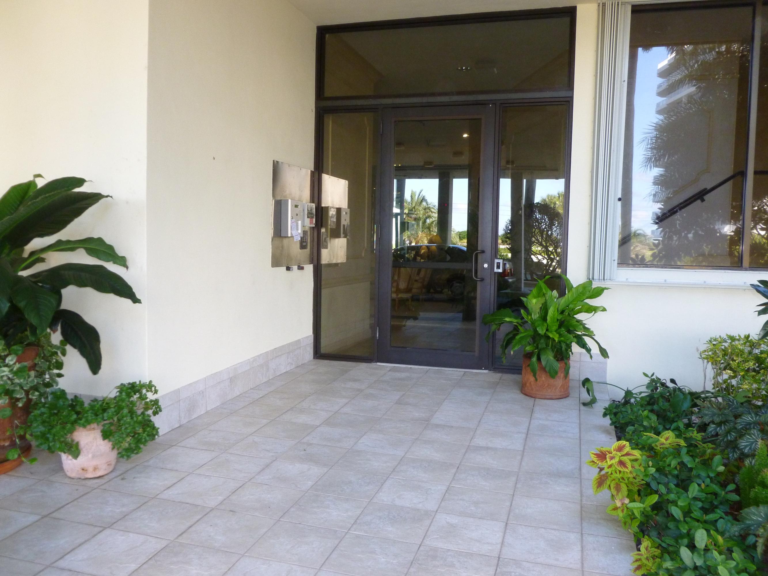 400 South Beach Road, Unit 1102 Jupiter, FL 33469 - Photo 24 of 37 BUILDING ENTRY