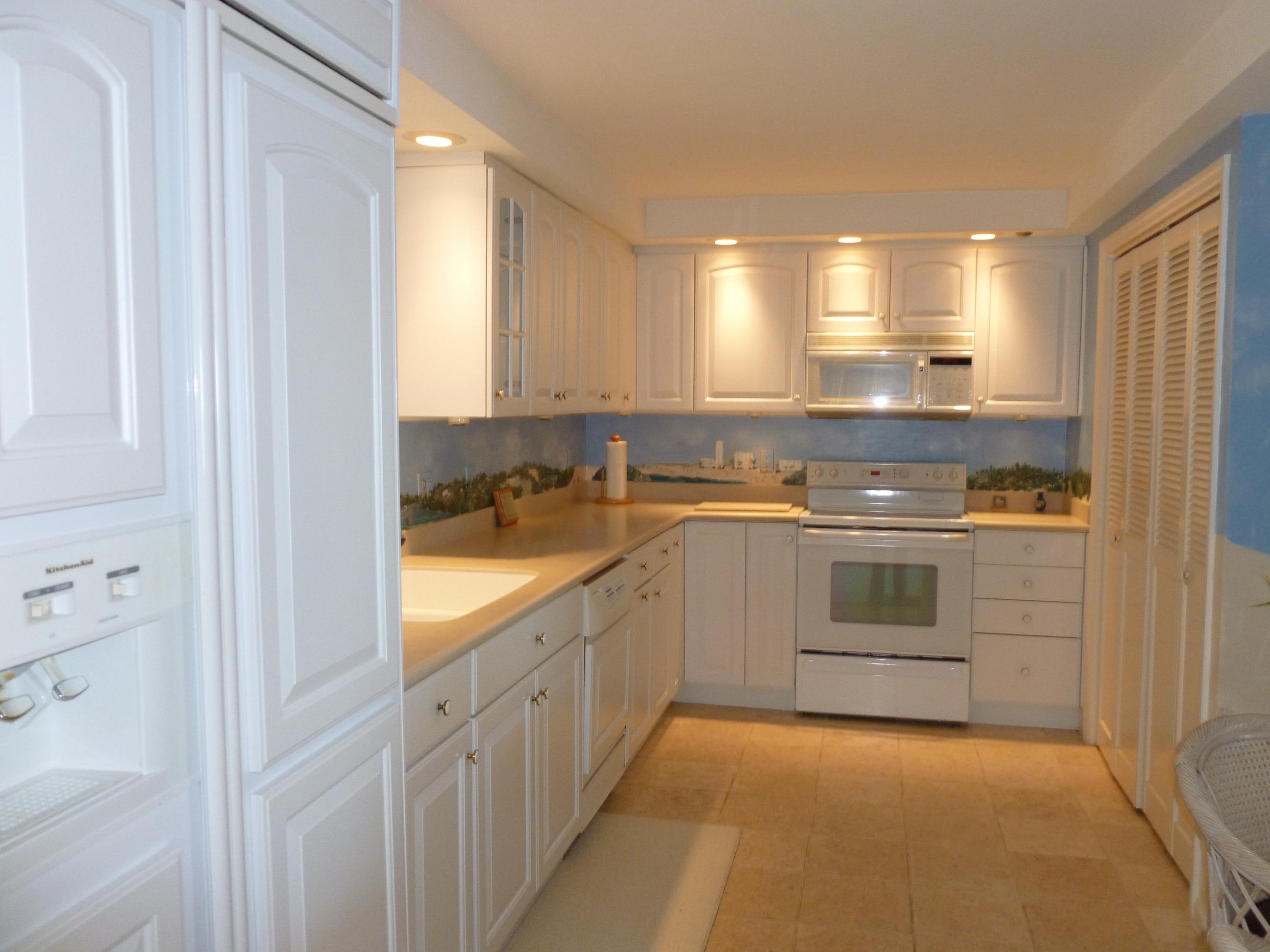 400 South Beach Road, Unit 1102 Jupiter, FL 33469 - Photo 7 of 37 KITCHEN