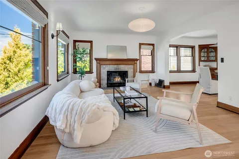 $1,450,000 | 2714 10th Avenue West, Seattle, WA 98119