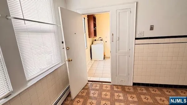 $2,100 | 758 Hamilton Street, Unit 2, Harrison, NJ 07029