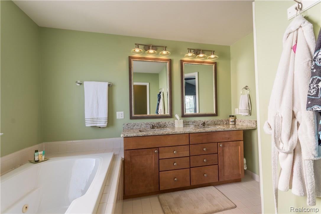 86 Eagle Ridge Road Lake Orion, MI 48360 - Photo 21 of 30 86 Eagle-24.jpg