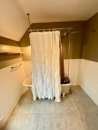 $299,500 | 225 Superior Boulevard, Wyandotte, MI 48192