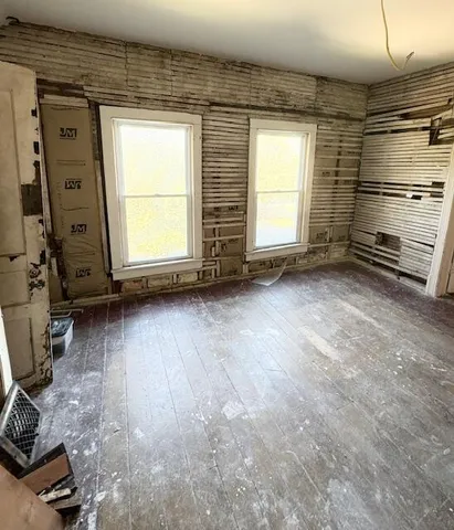 $299,500 | 225 Superior Boulevard, Wyandotte, MI 48192